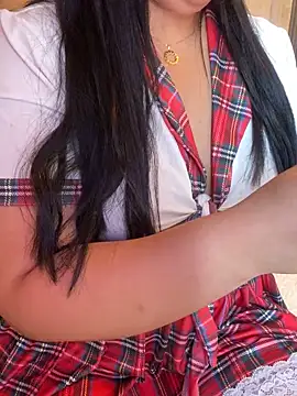Lina Velvet  online show from May 17, 2026, 3:34 pm