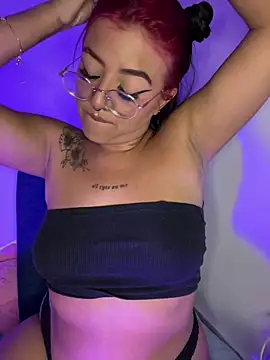 Snapshot of queen_of_you_heart chatting on February 9, 2026, 2:42 am queen of you heart online show from February 9, 2026, 2:42 am