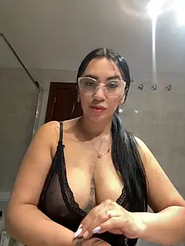 Snapshot of nataliia_queen_ chatting on May 20, 2026, 11:35 pm nataliia queen online show from May 20, 2026, 11:35 pm