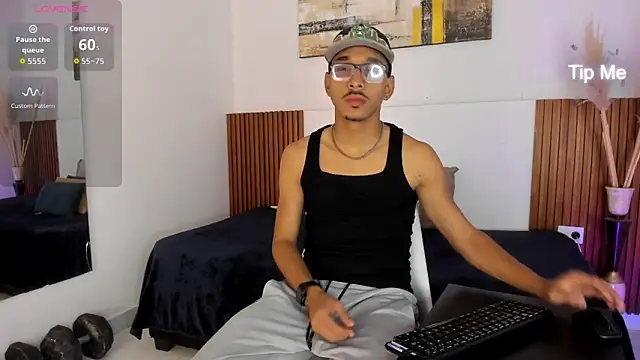 Julian Dark  online show from February 6, 2026, 4:30 am