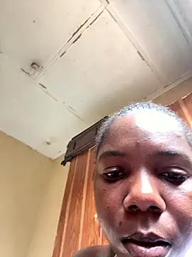 Snapshot of Chomi2014 chatting on March 25, 2026, 10:25 am Chomi2014 online show from March 25, 2026, 10:25 am