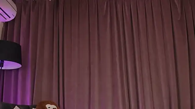 ZariaaVera online show from February 20, 2026, 8:22 pm