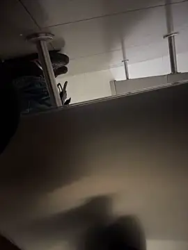 Snapshot of liam_bronw chatting on May 6, 2026, 5:06 pm liam bronw online show from May 6, 2026, 5:06 pm