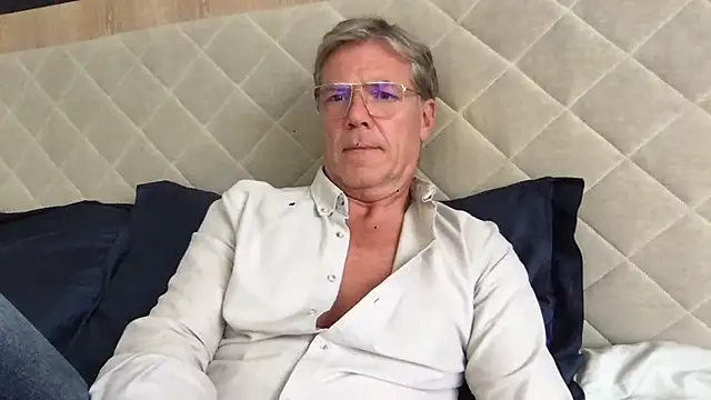 Snapshot of abibull chatting on June 17, 2026, 10:36 am abibull online show from June 17, 2026, 10:36 am