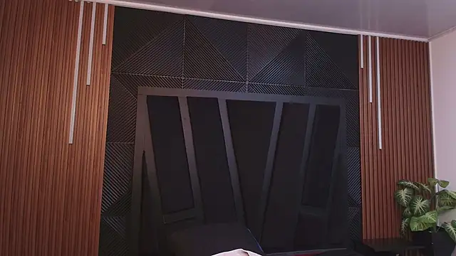 lorenzo walker 1 online show from April 4, 2026, 5:30 pm