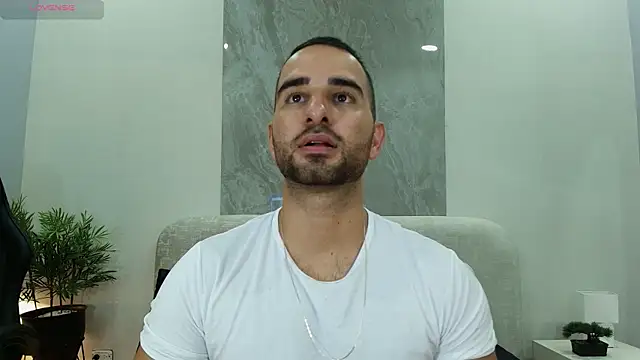 Snapshot of lorenzo_walker_1 chatting on July 7, 2026, 5:49 pm lorenzo walker 1 online show from July 7, 2026, 5:49 pm