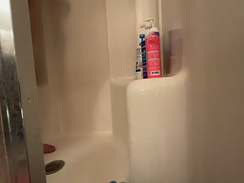 RoxyBrockcali online show from February 9, 2026, 7:28 am