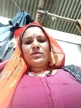 Hot hiuj online show from February 7, 2026, 9:23 pm