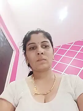 Snapshot of Hot_ree85 chatting on June 5, 2026, 1:54 am Hot ree85 online show from June 5, 2026, 1:54 am
