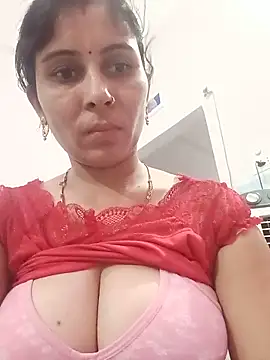 Snapshot of Hot_ree85 chatting on June 3, 2026, 5:28 pm Hot ree85 online show from June 3, 2026, 5:28 pm