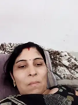 Snapshot of Hot_ree85 chatting on April 28, 2026, 10:19 am Hot ree85 online show from April 28, 2026, 10:19 am