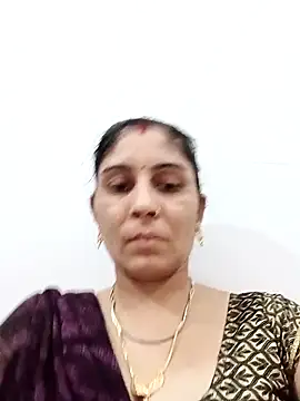 Hot ree85 online show from April 19, 2026, 8:26 am