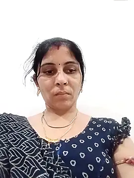 Snapshot of Hot_ree85 chatting on April 29, 2026, 6:14 pm Hot ree85 online show from April 29, 2026, 6:14 pm
