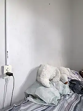 Larissinha015 online show from February 28, 2026, 7:46 pm