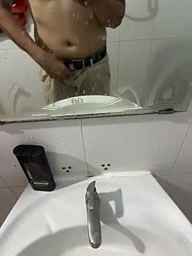 Ngoclinh555 online show from April 25, 2026, 10:29 am