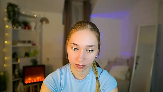 MilaBunny2000 online show from February 27, 2026, 9:53 am