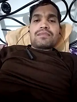 HotteboyShubh online show from February 12, 2026, 7:13 pm