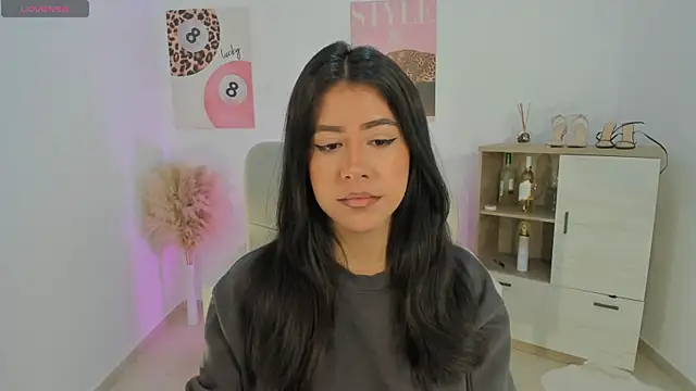 Sussan Monroe online show from April 3, 2026, 10:32 am