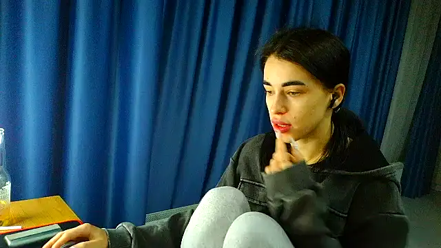 Vlada Elfie online show from March 14, 2026, 5:41 pm