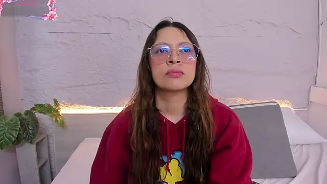 lanna 18  online show from April 10, 2026, 11:39 am