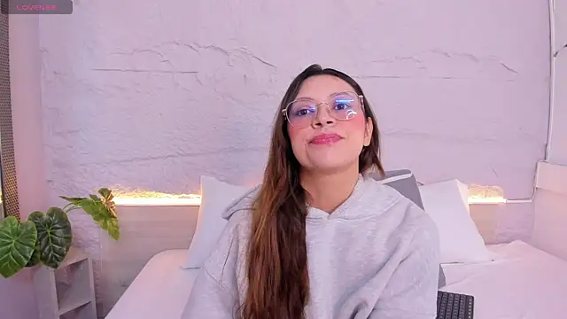 lanna 18  online show from February 23, 2026, 11:55 am