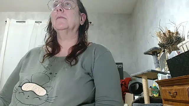 xmyriamx online show from January 10, 2026, 9:10 pm