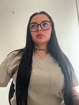 Snapshot of Mia__Bloom chatting on May 6, 2026, 12:31 pm Mia Bloom online show from May 6, 2026, 12:31 pm