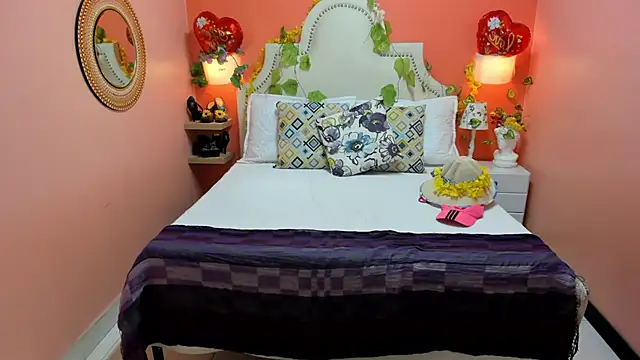 Dalila Najjar  online show from April 19, 2026, 2:40 pm