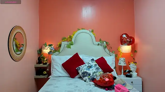 Dalila Najjar  online show from April 14, 2026, 2:33 pm