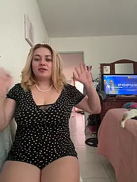 Lililuxx online show from March 22, 2026, 11:28 pm