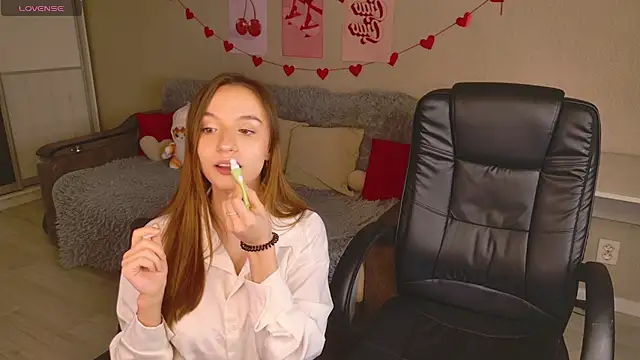 Candyy Molly online show from January 14, 2026, 11:30 pm