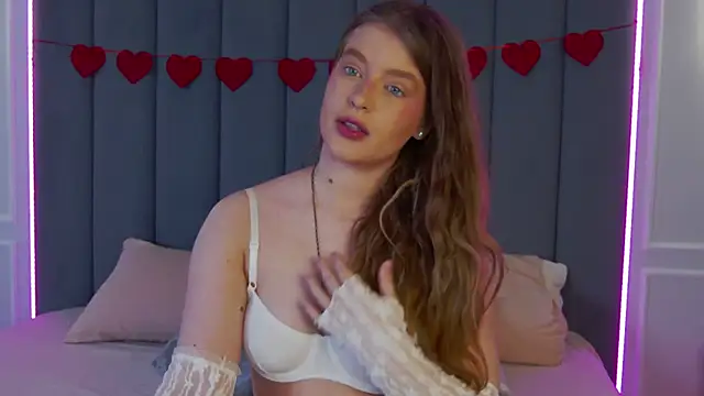 Mila Hart online show from March 1, 2026, 6:41 pm