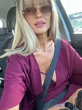 NaughtyNinky online show from June 6, 2026, 6:40 am
