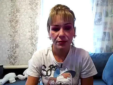 MissKryss online show from February 7, 2026, 11:40 am