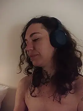 Dirty Pink online show from February 9, 2026, 9:18 am