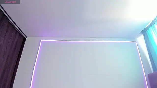 maazikeenx online show from April 18, 2026, 7:07 pm