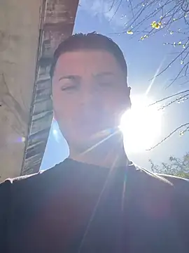 allee2206 online show from March 19, 2026, 9:20 am