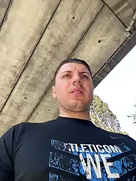 allee2206 online show from March 25, 2026, 10:58 am