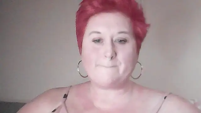 BustyRedxx online show from March 4, 2026, 7:21 pm