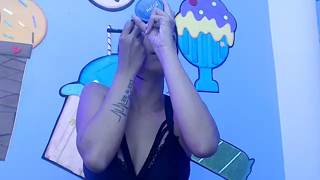 skinnysexzara18 online show from February 3, 2026, 1:27 am