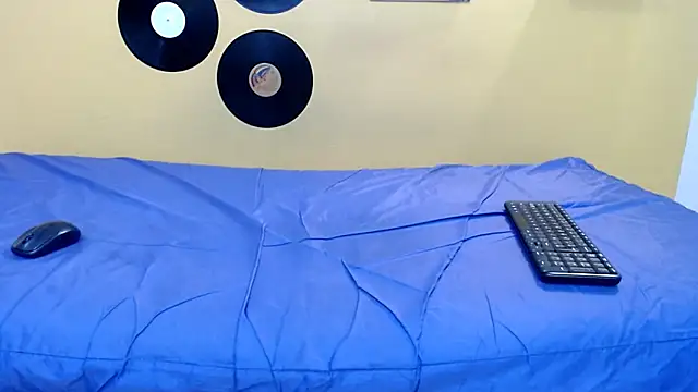 marcelasweet457 online show from April 18, 2026, 1:57 pm