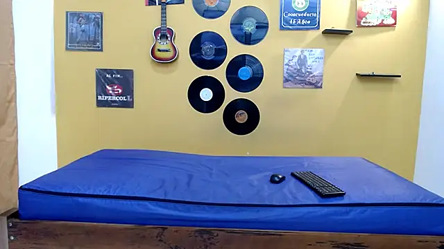 marcelasweet457 online show from March 13, 2026, 1:27 pm