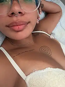 Snapshot of morceguinhapriv chatting on February 16, 2026, 7:23 pm morceguinhapriv online show from February 16, 2026, 7:23 pm