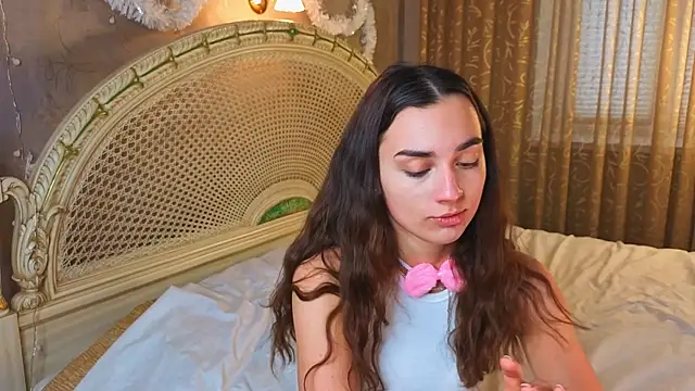 MinnaShummon online show from January 8, 2026, 9:59 am