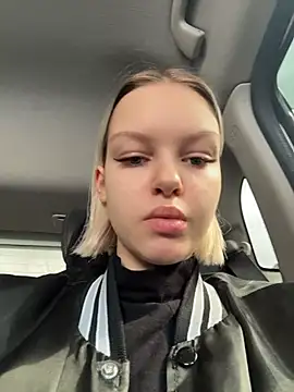 AshleyMur online show from April 19, 2026, 5:19 am