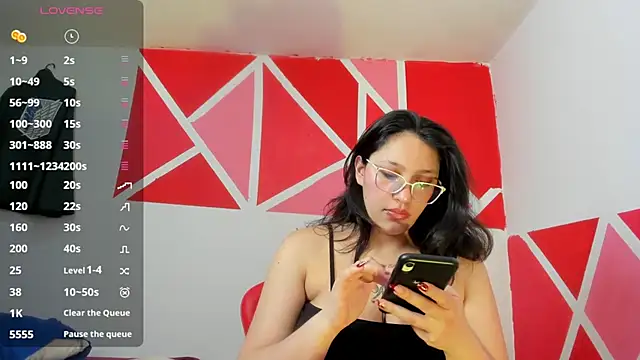 abril onnel online show from February 11, 2026, 7:03 pm