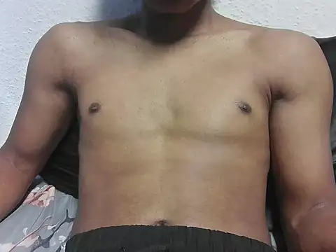 Saadmyy4444 online show from May 18, 2026, 7:13 am