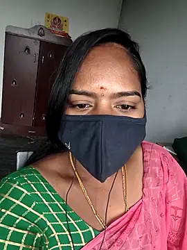 Tamil Hot Divya online show from January 17, 2026, 2:04 am