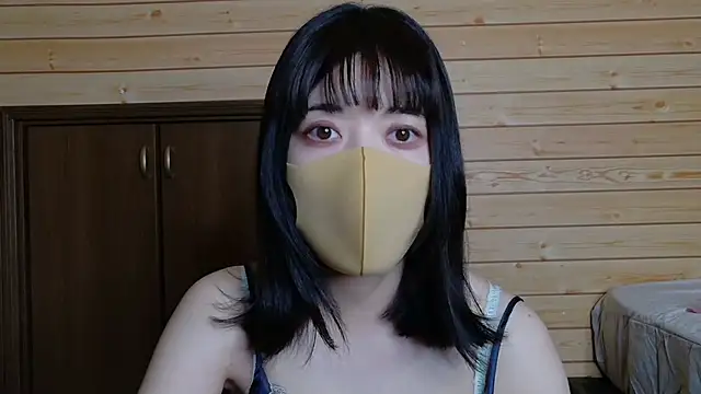 Snapshot of minami_room chatting on July 2, 2026, 12:33 pm minami room online show from July 2, 2026, 12:33 pm