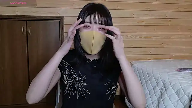 Snapshot of minami_room chatting on June 18, 2026, 12:32 pm minami room online show from June 18, 2026, 12:32 pm